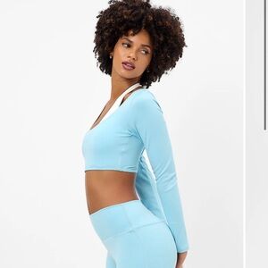 Frankie’s Bikinis Active Speedy Long Sleeve Crop Top Size Medium *See caption*